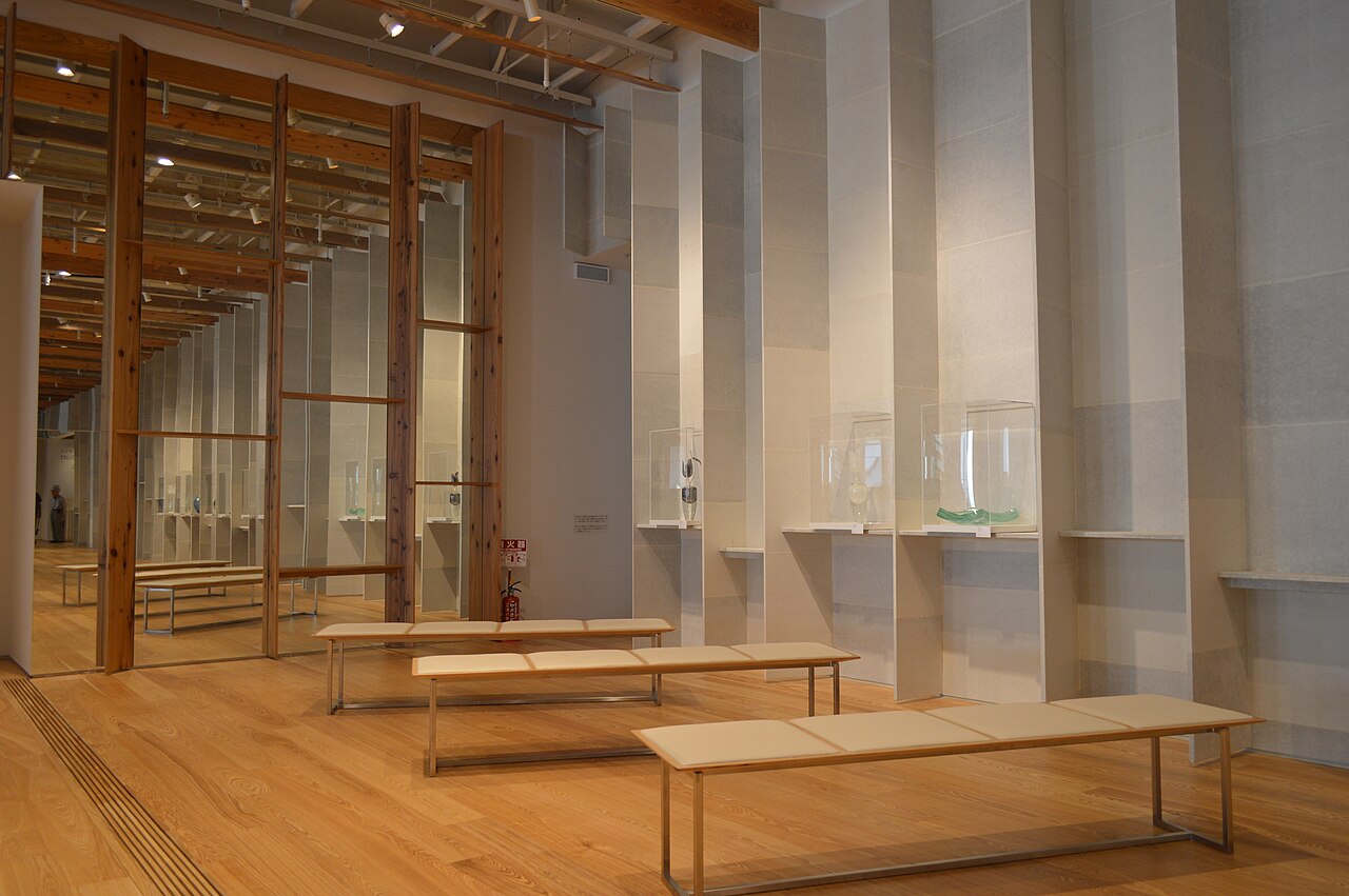 富山市ガラス美術館